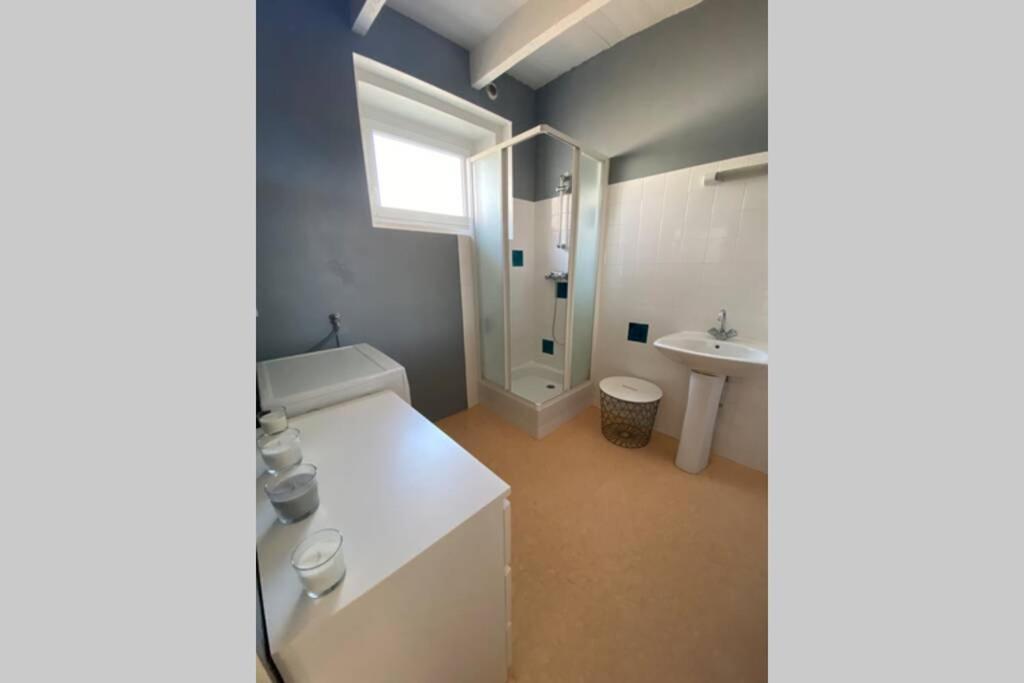Jolie Maison En Plein Centre Du Guilvinec Екстериор снимка